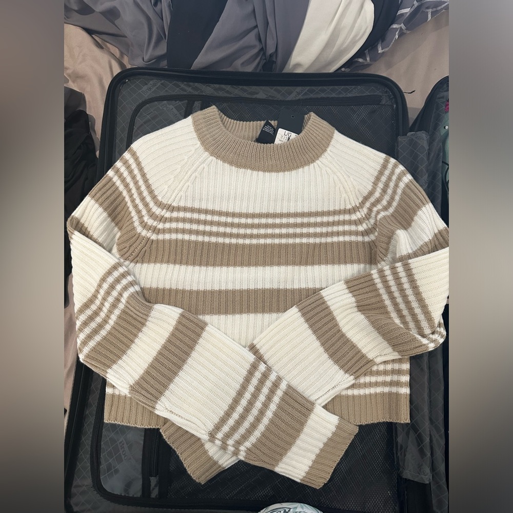 Sweater crop top